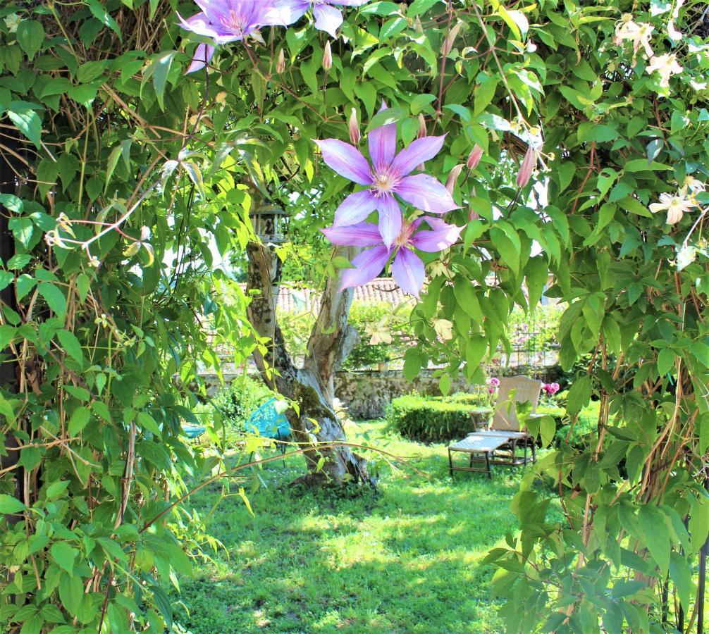 Bed and Breakfast La Source à Availles-Limouzine Extérieur photo