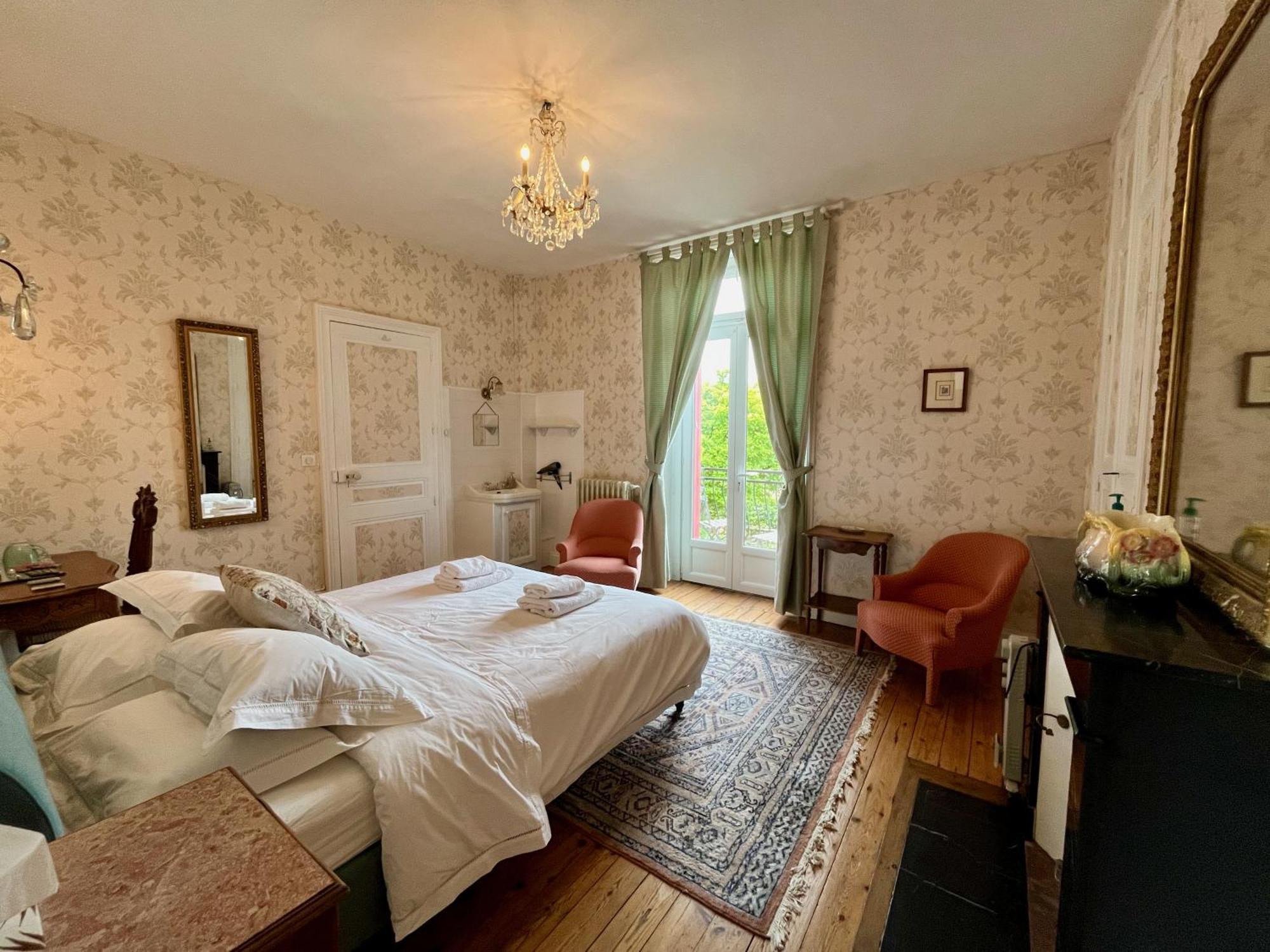 Bed and Breakfast La Source à Availles-Limouzine Extérieur photo