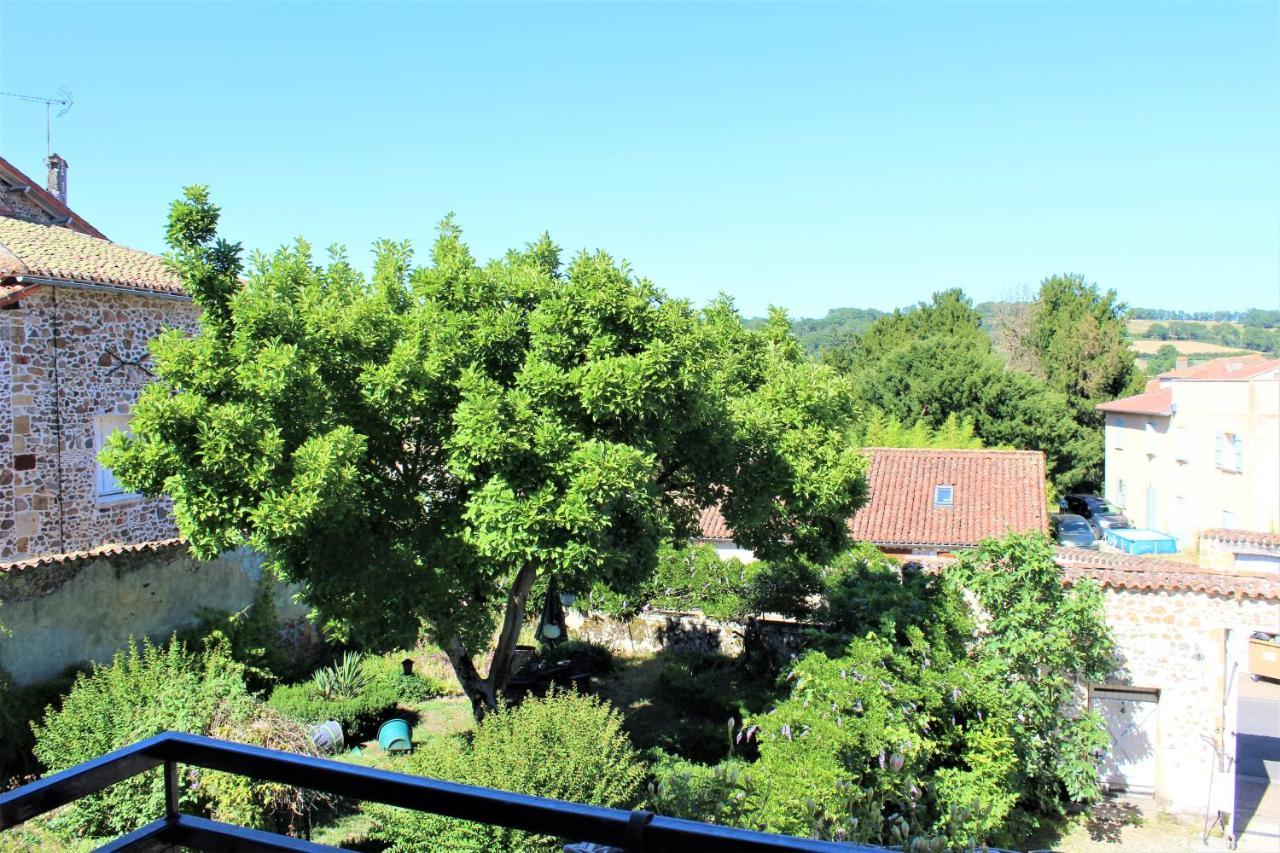 Bed and Breakfast La Source à Availles-Limouzine Extérieur photo